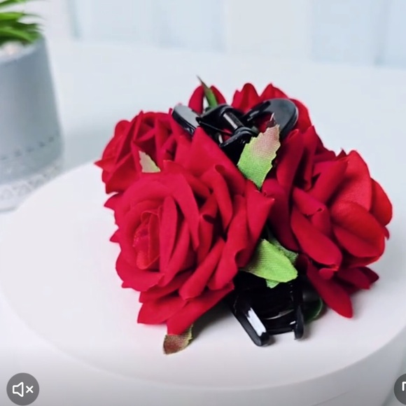 Floral Black Short Camisole Nightgown with bonus, red rose hair clip - Picture 7 of 7